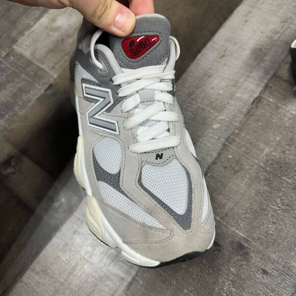 New Balance 9060 Men’s Grey Sneakers U9060GY – Size 5.5 - Picture 15 of 16